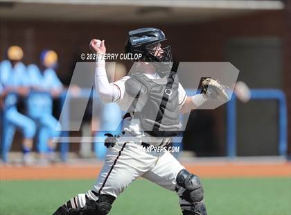Thumbnail 2 in Orem vs. Maple Mountain (UHSAA 5A Championship) photogallery.