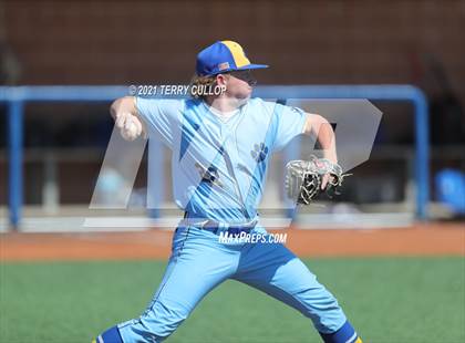 Thumbnail 1 in Orem vs. Maple Mountain (UHSAA 5A Championship) photogallery.