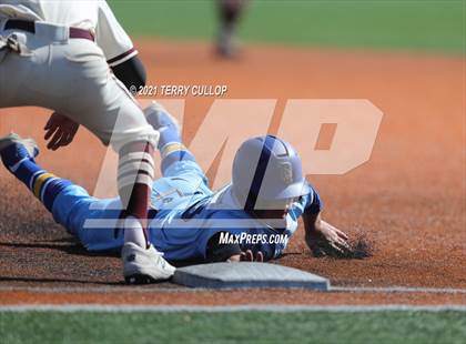 Thumbnail 1 in Orem vs. Maple Mountain (UHSAA 5A Championship) photogallery.