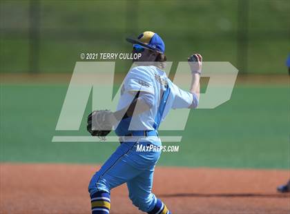 Thumbnail 2 in Orem vs. Maple Mountain (UHSAA 5A Championship) photogallery.