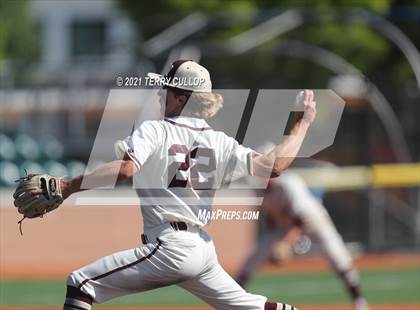 Thumbnail 1 in Orem vs. Maple Mountain (UHSAA 5A Championship) photogallery.