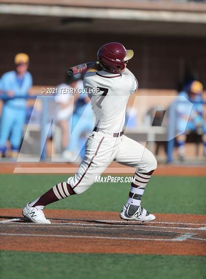 Thumbnail 1 in Orem vs. Maple Mountain (UHSAA 5A Championship) photogallery.