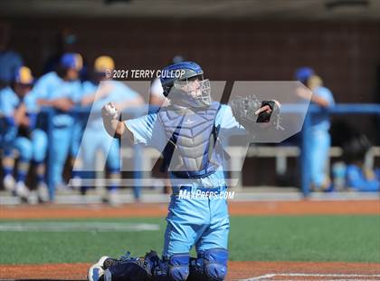 Thumbnail 1 in Orem vs. Maple Mountain (UHSAA 5A Championship) photogallery.