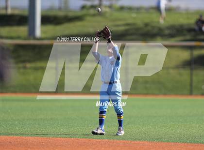 Thumbnail 3 in Orem vs. Maple Mountain (UHSAA 5A Championship) photogallery.