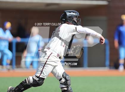 Thumbnail 3 in Orem vs. Maple Mountain (UHSAA 5A Championship) photogallery.