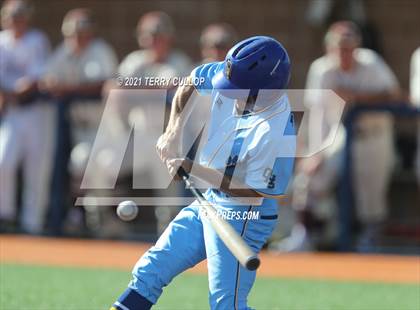 Thumbnail 3 in Orem vs. Maple Mountain (UHSAA 5A Championship) photogallery.
