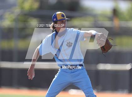 Thumbnail 2 in Orem vs. Maple Mountain (UHSAA 5A Championship) photogallery.