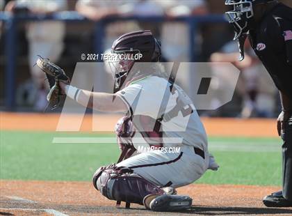 Thumbnail 3 in Orem vs. Maple Mountain (UHSAA 5A Championship) photogallery.