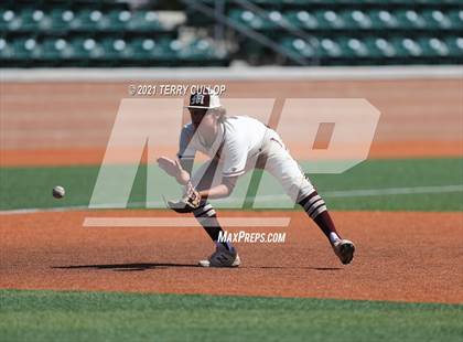 Thumbnail 1 in Orem vs. Maple Mountain (UHSAA 5A Championship) photogallery.