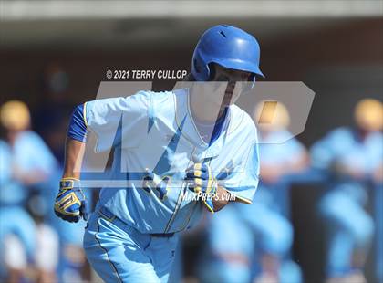 Thumbnail 2 in Orem vs. Maple Mountain (UHSAA 5A Championship) photogallery.