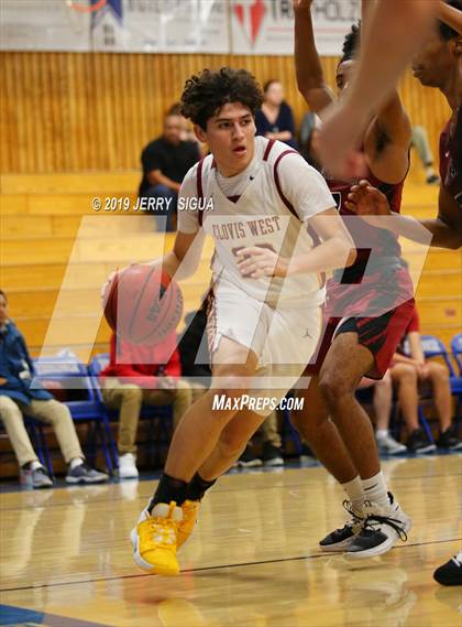 Thumbnail 2 in Clovis West vs. Laguna Creek (NorCal tip Off) photogallery.