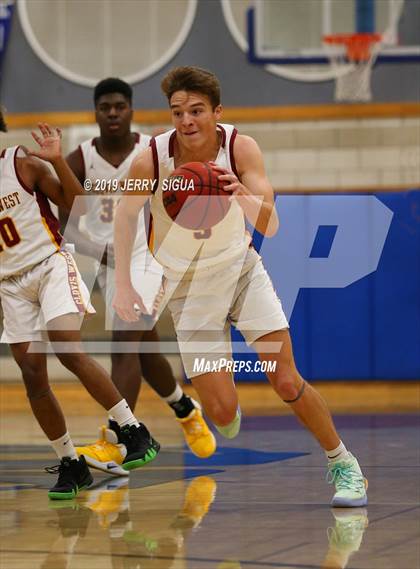 Thumbnail 2 in Clovis West vs. Laguna Creek (NorCal tip Off) photogallery.