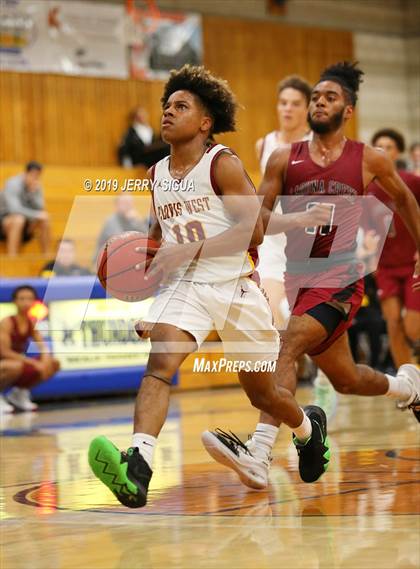 Thumbnail 3 in Clovis West vs. Laguna Creek (NorCal tip Off) photogallery.