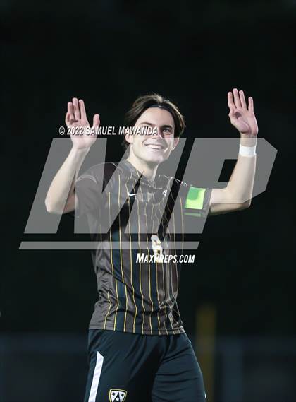 Thumbnail 3 in Crespi vs Chaminade photogallery.