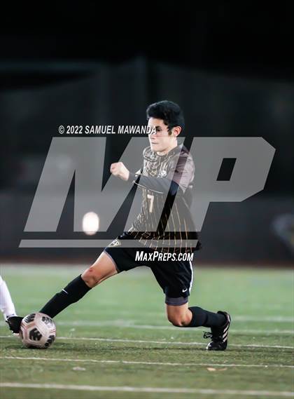 Thumbnail 2 in Crespi vs Chaminade photogallery.