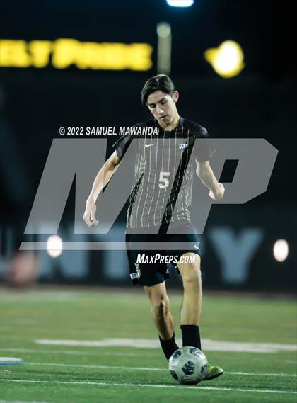 Thumbnail 1 in Crespi vs Chaminade photogallery.