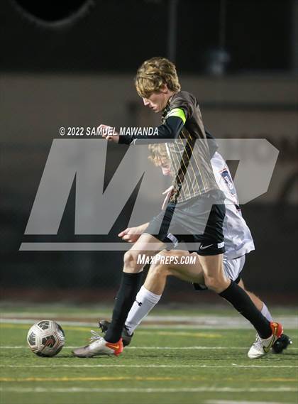Thumbnail 3 in Crespi vs Chaminade photogallery.