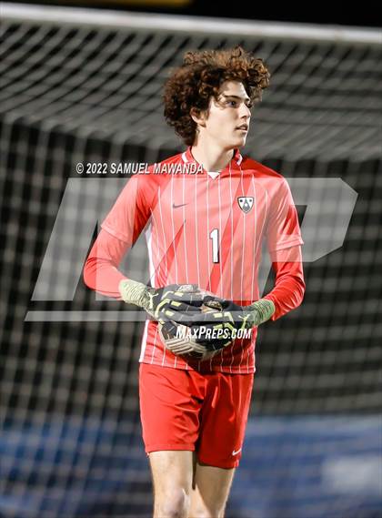 Thumbnail 2 in Crespi vs Chaminade photogallery.