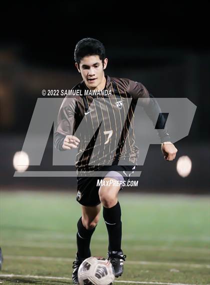 Thumbnail 2 in Crespi vs Chaminade photogallery.