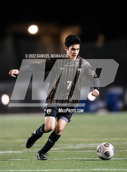 Thumbnail 2 in Crespi vs Chaminade photogallery.