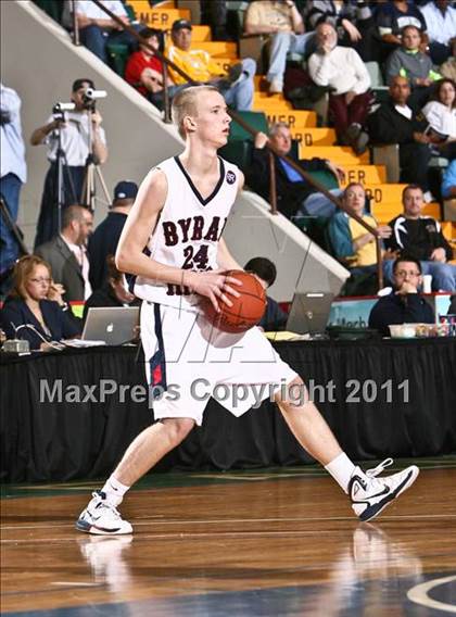 Thumbnail 2 in Harborfields vs. Byram Hills (NYSPHSAA Class A Semifinal) photogallery.
