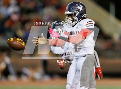 Thumbnail 2 in Omaha Northwest @ Lincoln High photogallery.