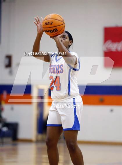 Thumbnail 2 in Helena @ Chilton County photogallery.