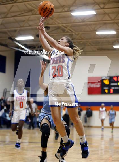 Thumbnail 2 in Helena @ Chilton County photogallery.