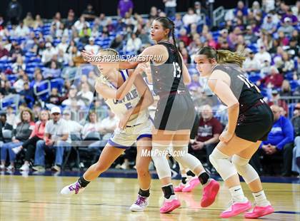 Thumbnail 2 in Farwell vs. Martins Mill (UIL 2A Basketball Division II Final) photogallery.