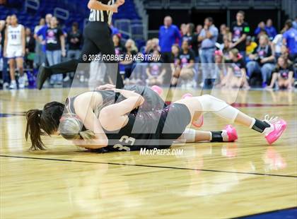 Thumbnail 2 in Farwell vs. Martins Mill (UIL 2A Basketball Division II Final) photogallery.