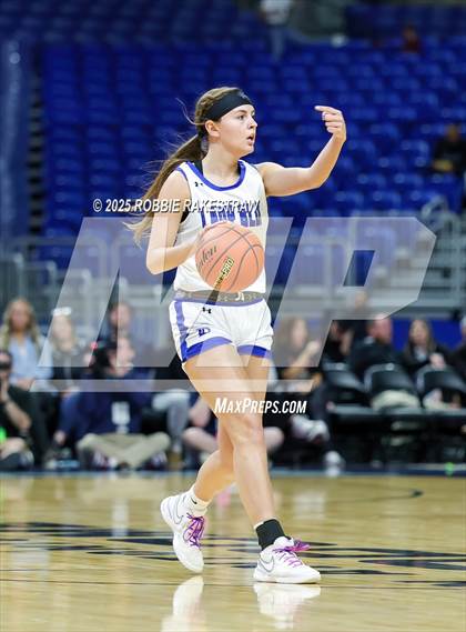 Thumbnail 3 in Farwell vs. Martins Mill (UIL 2A Basketball Division II Final) photogallery.