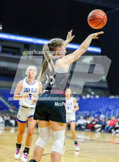 Thumbnail 3 in Farwell vs. Martins Mill (UIL 2A Basketball Division II Final) photogallery.