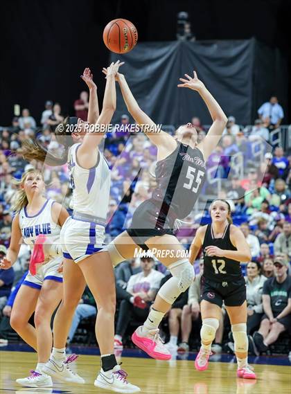 Thumbnail 2 in Farwell vs. Martins Mill (UIL 2A Basketball Division II Final) photogallery.