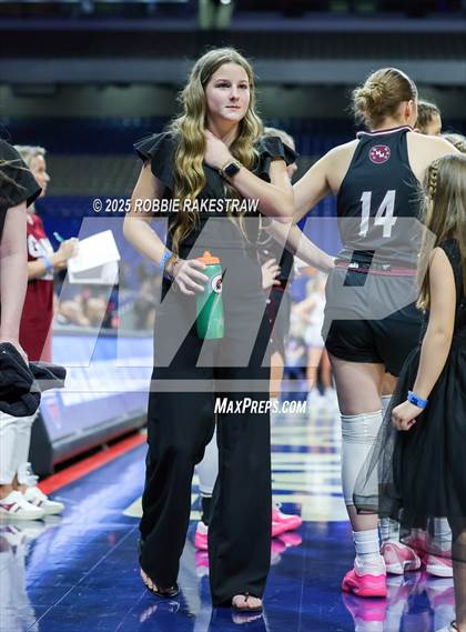 Thumbnail 2 in Farwell vs. Martins Mill (UIL 2A Basketball Division II Final) photogallery.