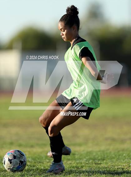Thumbnail 3 in Buena vs Salpointe Catholic (Brandon Bean Soccer Tournament) photogallery.