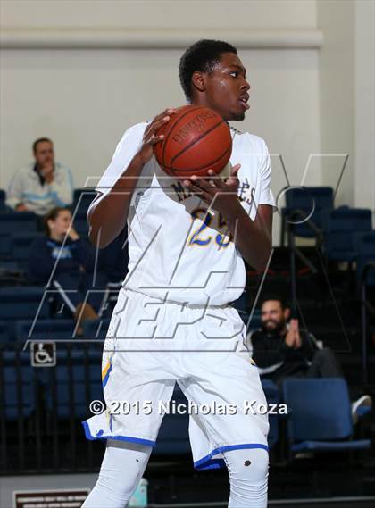 Thumbnail 2 in La Mirada vs. Orange Lutheran (Orange Holiday Classic) photogallery.