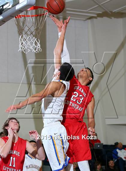 Thumbnail 2 in La Mirada vs. Orange Lutheran (Orange Holiday Classic) photogallery.