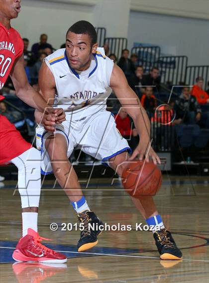 Thumbnail 3 in La Mirada vs. Orange Lutheran (Orange Holiday Classic) photogallery.