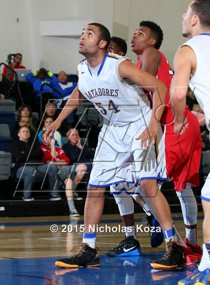 Thumbnail 2 in La Mirada vs. Orange Lutheran (Orange Holiday Classic) photogallery.