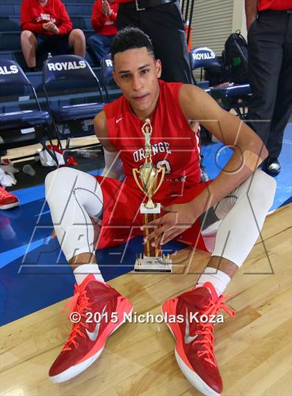 Thumbnail 3 in La Mirada vs. Orange Lutheran (Orange Holiday Classic) photogallery.