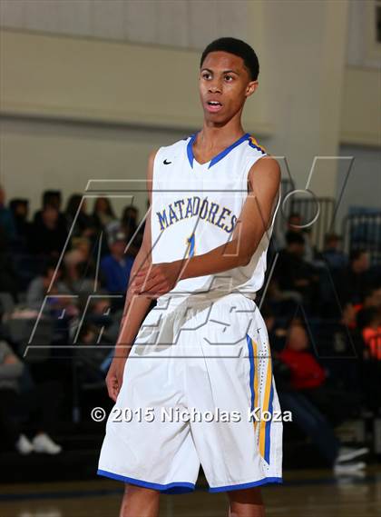 Thumbnail 3 in La Mirada vs. Orange Lutheran (Orange Holiday Classic) photogallery.