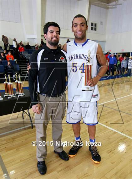 Thumbnail 2 in La Mirada vs. Orange Lutheran (Orange Holiday Classic) photogallery.