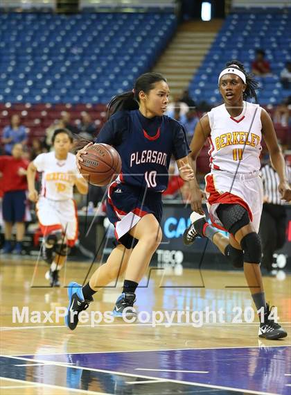 Thumbnail 2 in Berkeley vs. Pleasant Grove (CIF NorCal Regional D1 Final) photogallery.