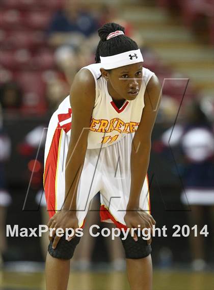 Thumbnail 2 in Berkeley vs. Pleasant Grove (CIF NorCal Regional D1 Final) photogallery.
