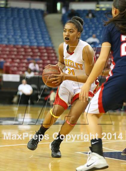 Thumbnail 3 in Berkeley vs. Pleasant Grove (CIF NorCal Regional D1 Final) photogallery.
