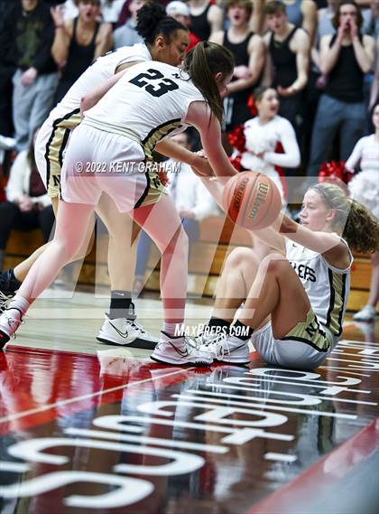 Thumbnail 2 in Noblesville vs Crown Point (IHSAA 4A Semifinal Playoff) photogallery.