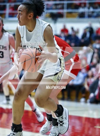 Thumbnail 2 in Noblesville vs Crown Point (IHSAA 4A Semifinal Playoff) photogallery.