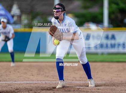 Thumbnail 1 in Logansport vs. Hamilton Southeastern (IHSAA 4A Regional 4 playoff) photogallery.