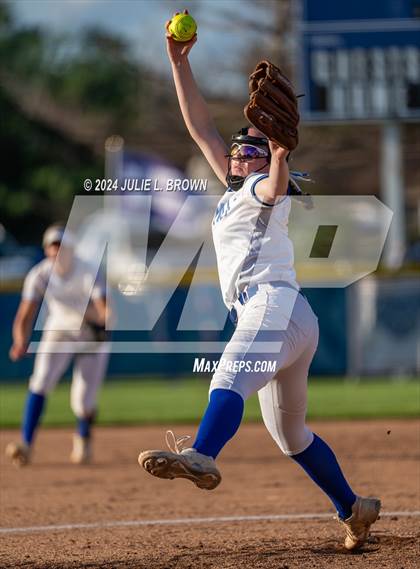 Thumbnail 3 in Logansport vs. Hamilton Southeastern (IHSAA 4A Regional 4 playoff) photogallery.