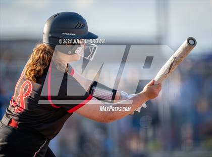 Thumbnail 3 in Logansport vs. Hamilton Southeastern (IHSAA 4A Regional 4 playoff) photogallery.